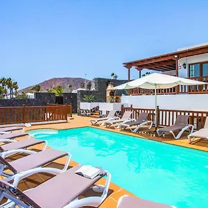 Amina Playa Blanca (Lanzarote)
